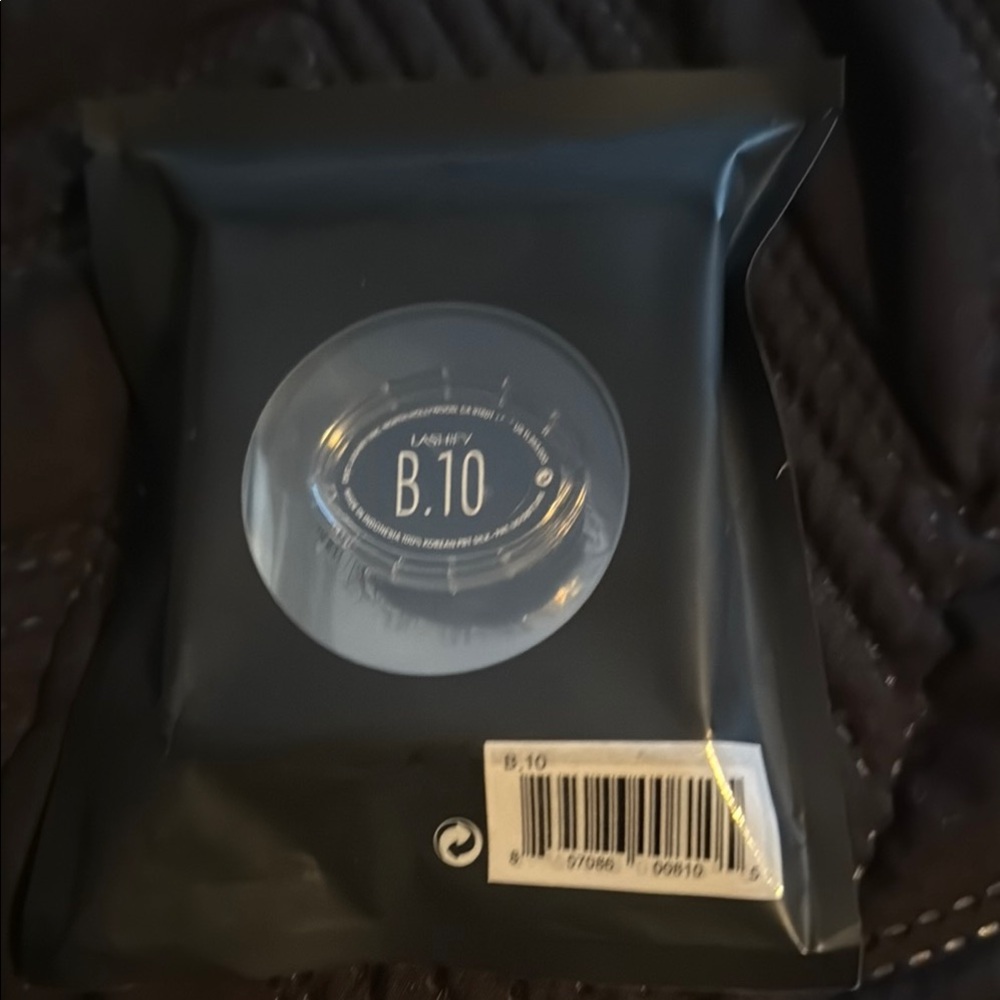 Black B.10 Product Packaging